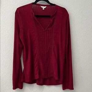 Lucky Brand Deep Red Blouse
V-neck long sleeved
Tucks and lace front panel
Sz M